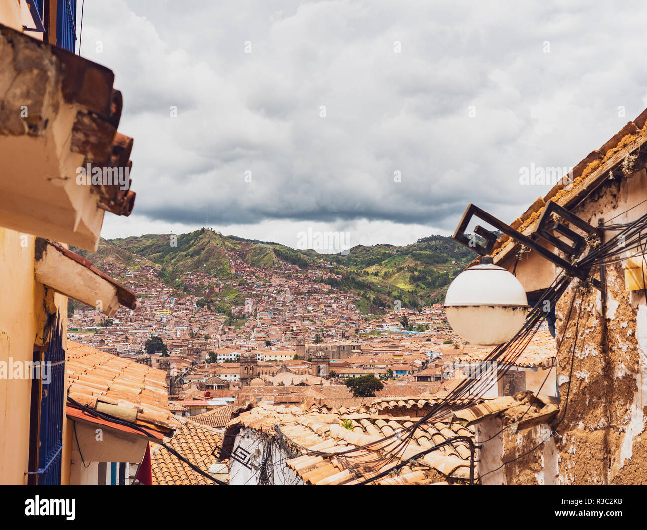 Vista della città di Cusco dal San Blas quartiere Foto Stock