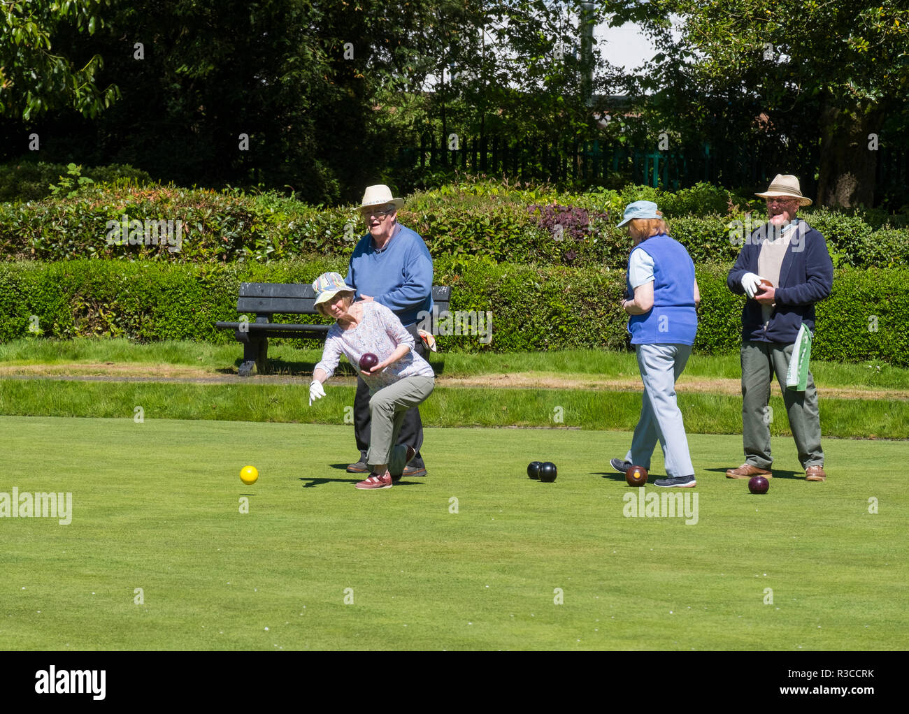 I concorrenti a Church Stretton Bowling Club, Shropshire, Inghilterra, Regno Unito Foto Stock