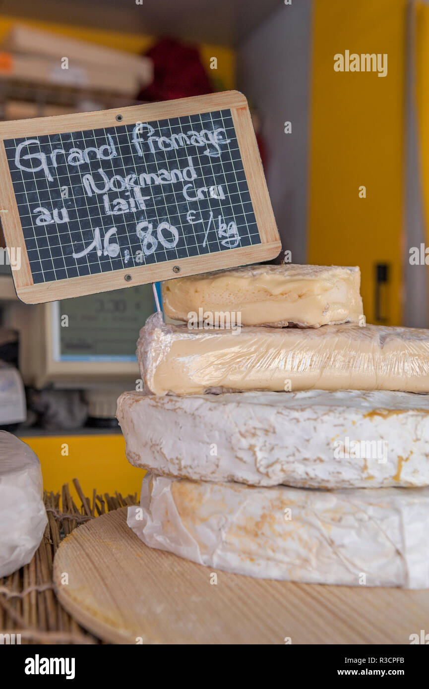 Formaggio fresco, Bayeux, Normandia, Francia Foto Stock