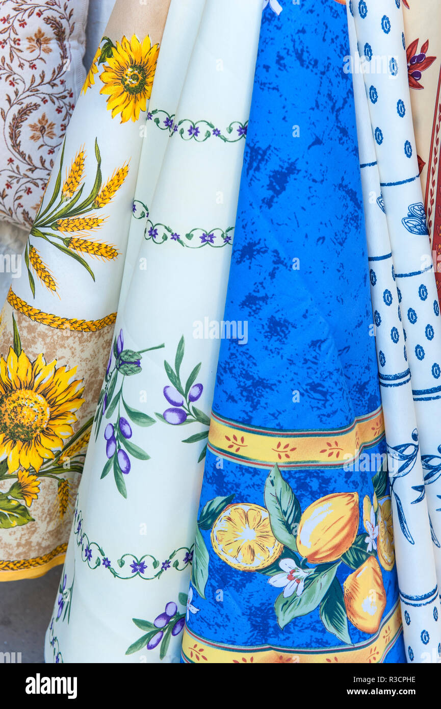 Tovaglie in vendita, Eze, Provence, Francia Foto Stock