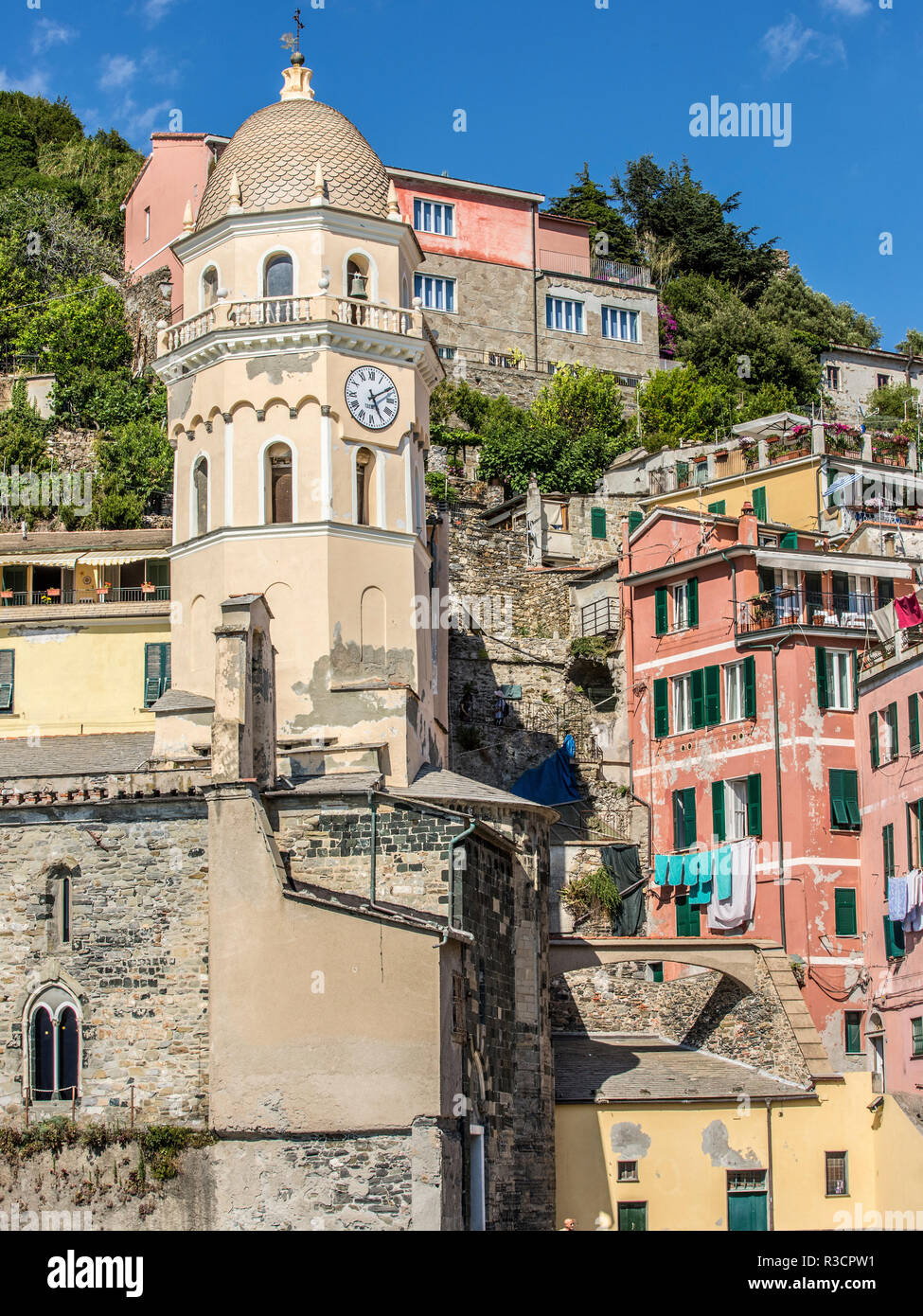 Vista panoramica di Vernazza, Italia Foto Stock