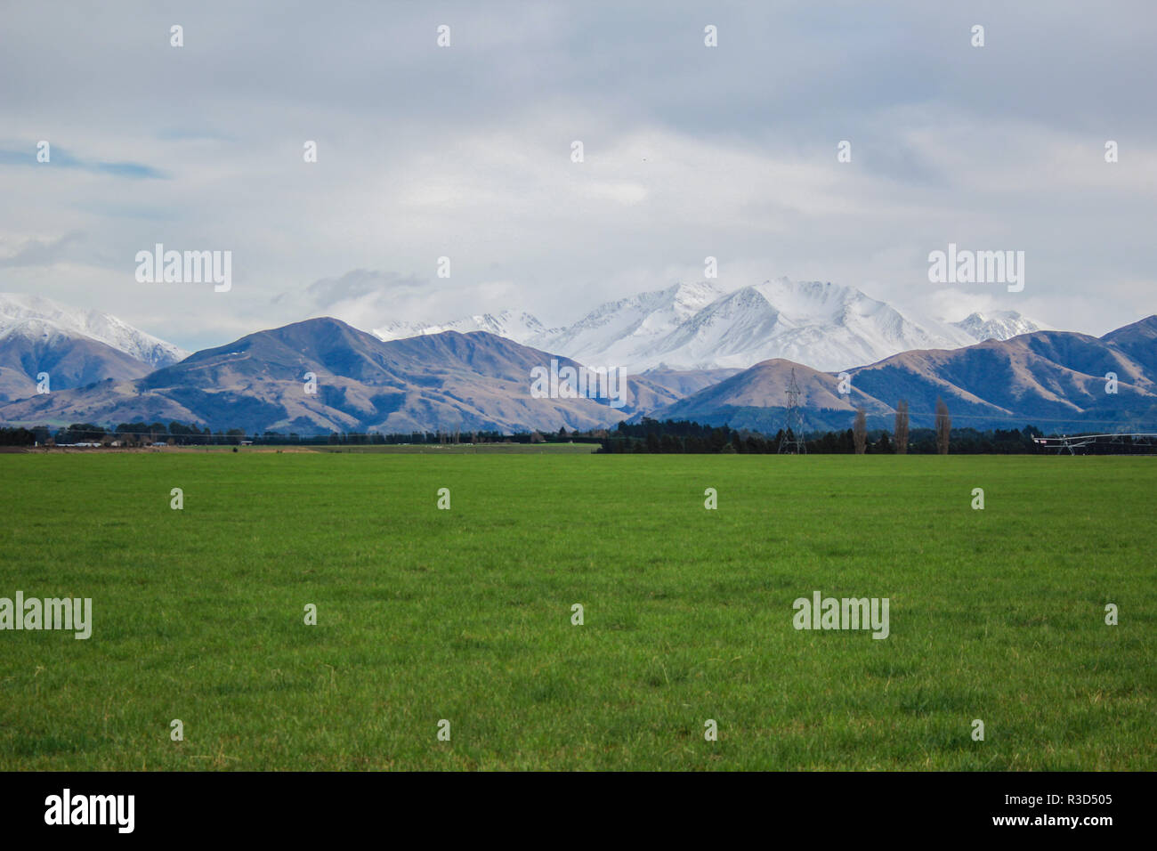 Vista sul Monte Hutt da Methven village, Canterbury, Isola del Sud, Nuova Zelanda Foto Stock