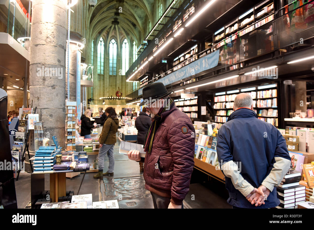 La ex chiesa dominicana convertito in Selexyz Bookstore di Maastricht, Olanda, Olanda, Europa Foto Stock