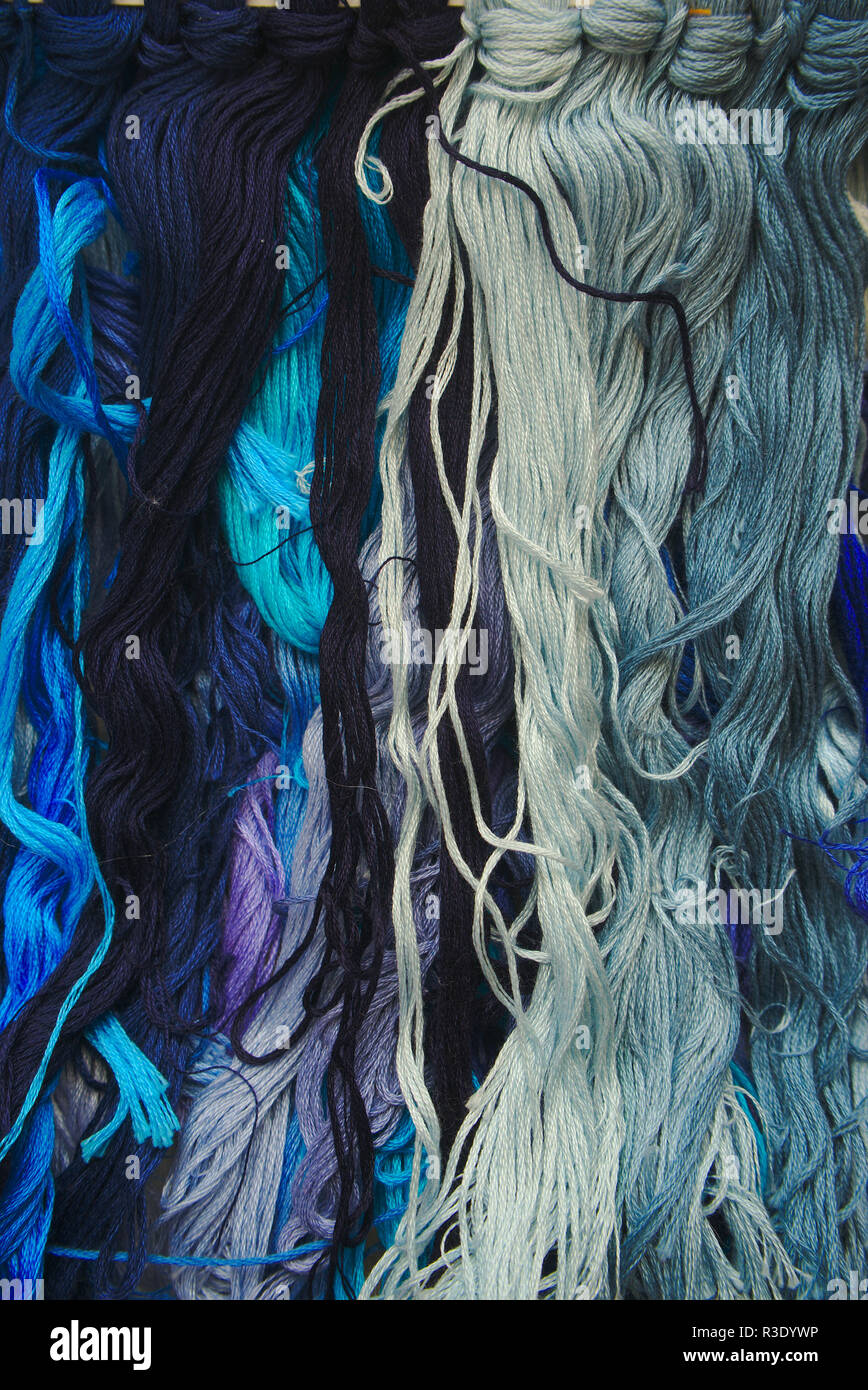 Tabella di colore di blu di filo di cotone per ricamo Foto Stock