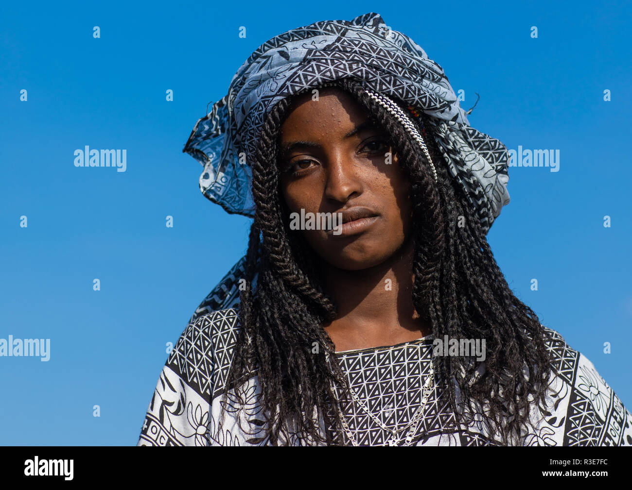 Ritratto di una bella donna di Afar, regione di Afar, miglio, Etiopia Foto Stock
