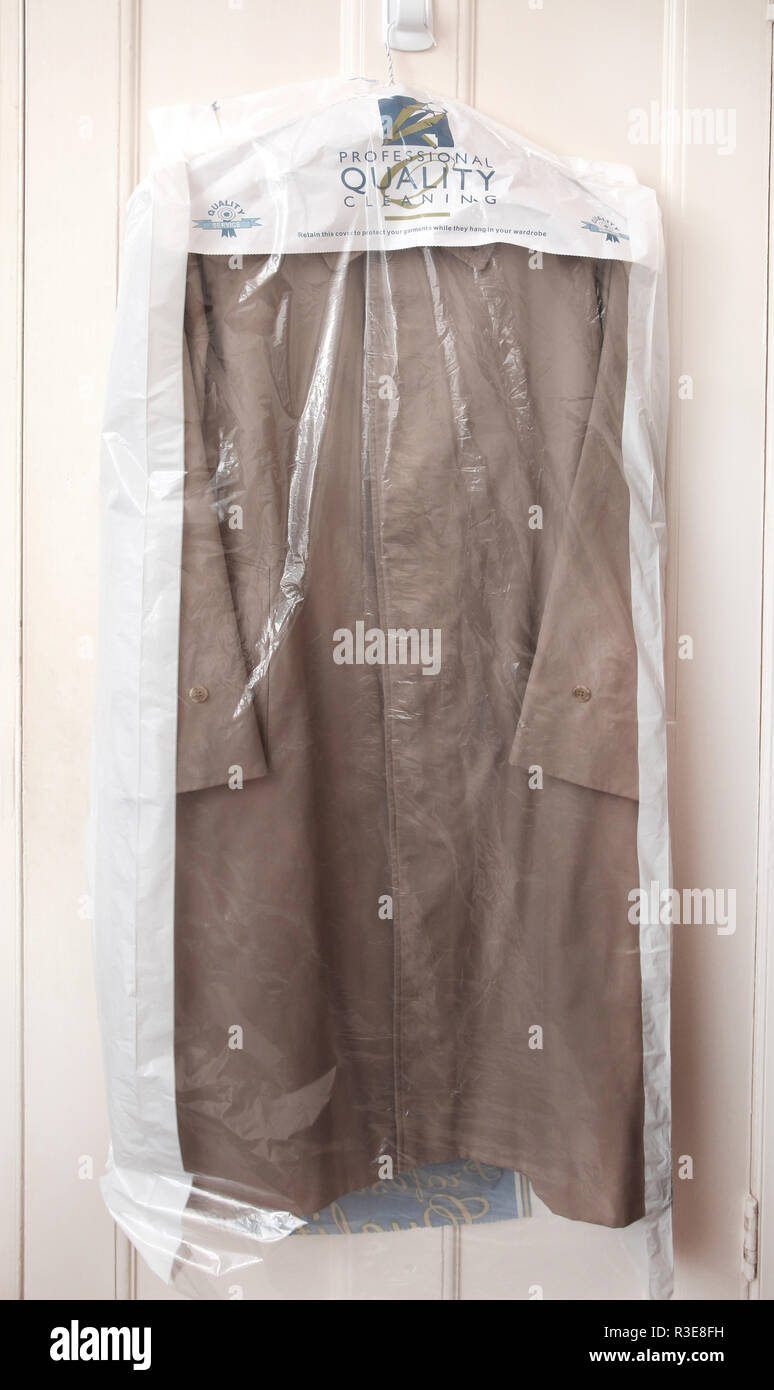 Cappotto Burberrys in Dry Cleaner plastica Foto Stock