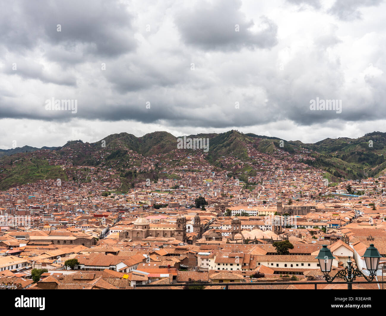 Vista della città di Cusco dal San Blas quartiere Foto Stock