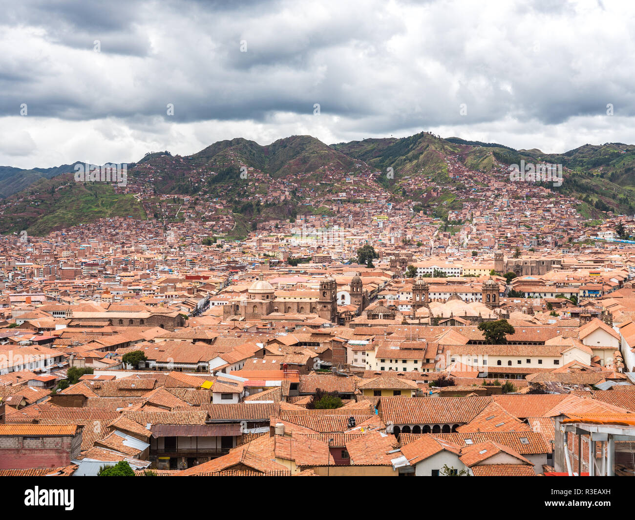 Vista della città di Cusco dal San Blas quartiere Foto Stock