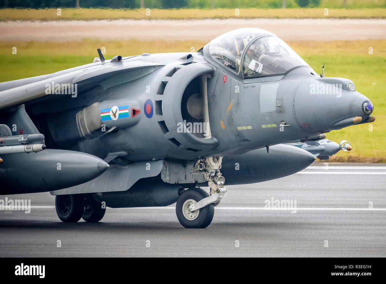 RAF Harrier, informalmente definita come l'Harrier Jump Jet, è una famiglia di jet-powered attacco aeromobile in grado di verticale/breve decollo e atterraggio Foto Stock