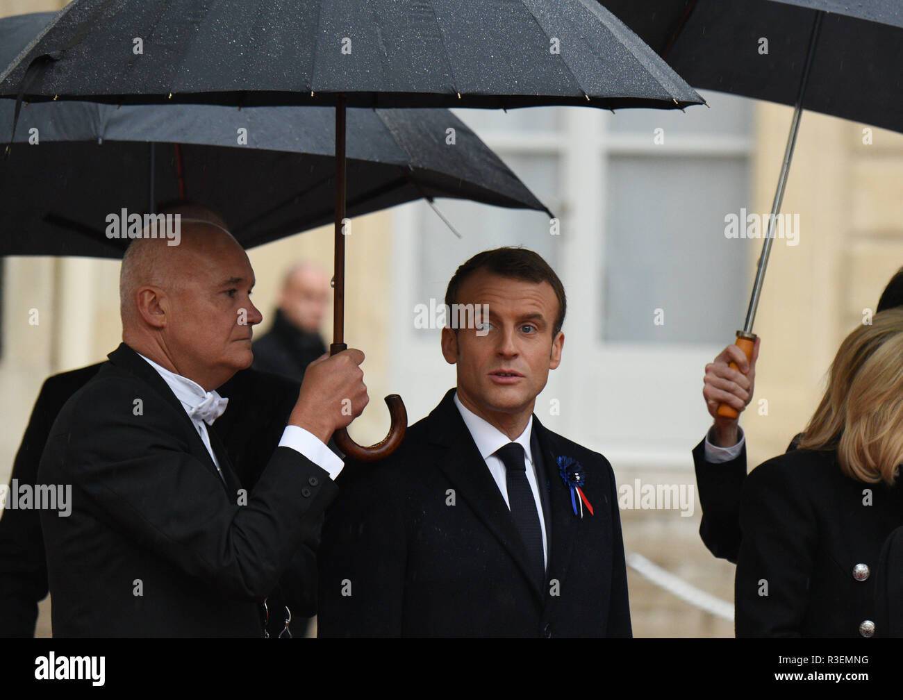 Novembre 11, 2018 - Parigi, Francia: leader francese Emmanuel Macron si prepara a salutare leader stranieri all'Elysee Palace per unire il giorno dell'Armistizio commemorazione. Plus de 60 chef d'Etat et de gouvernement et dirigeants des grandes istituzioni internationales ont fait le spiazzamento a Paris pour assister a la commemorazione du centieme anniversaire de l'armistizio du 11 novembre 1918. *** La Francia / NESSUNA VENDITA A MEDIA FRANCESI *** Foto Stock