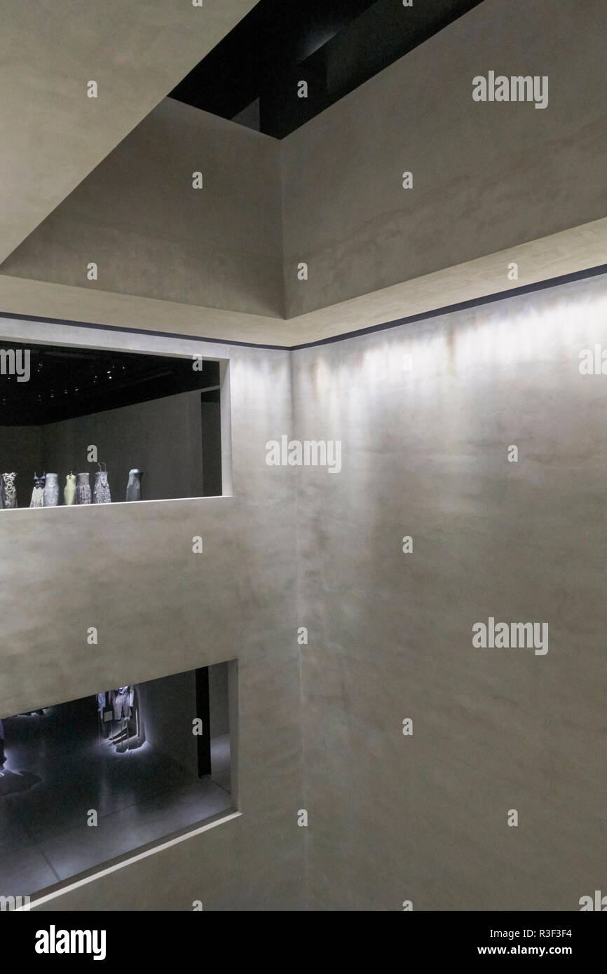Armani Silos, Milano Italia. Abbigliamento e accessori della collezione permanente, Novembre 2018 Foto Stock