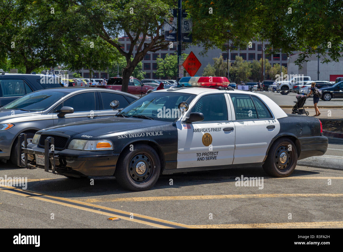 A San Diego la polizia Dept auto parcheggiate nel centro cittadino di San Diego, California, Stati Uniti. Foto Stock