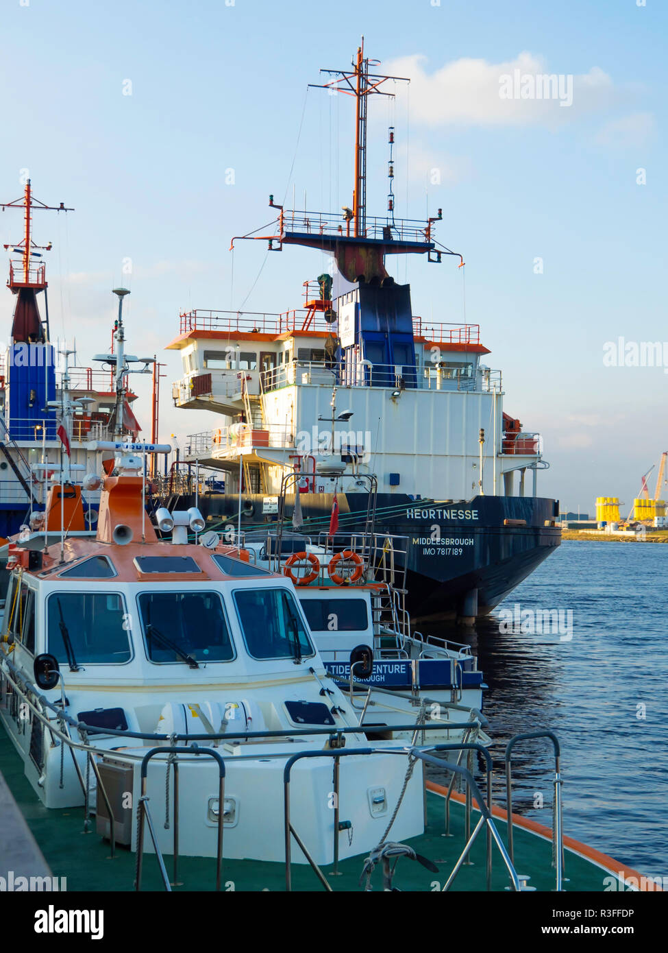 Barca PPilot Coatham, Harbour Master della barca alta marea avventura e draga Heortnesse ormeggiato sul Fiume Tees nel centro di Middlesbrough Foto Stock