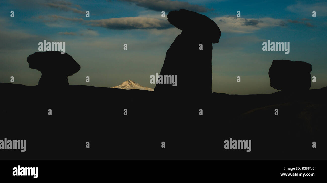 Bagno turco paesaggi con montagne innevate sullo sfondo Foto Stock