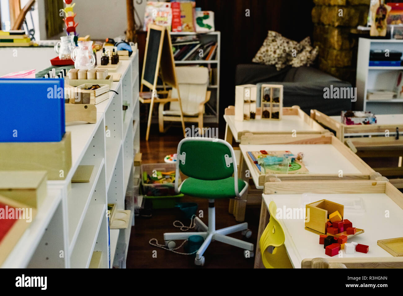 Didattica materiale montessori per il ritorno a scuola in Settembre Foto Stock