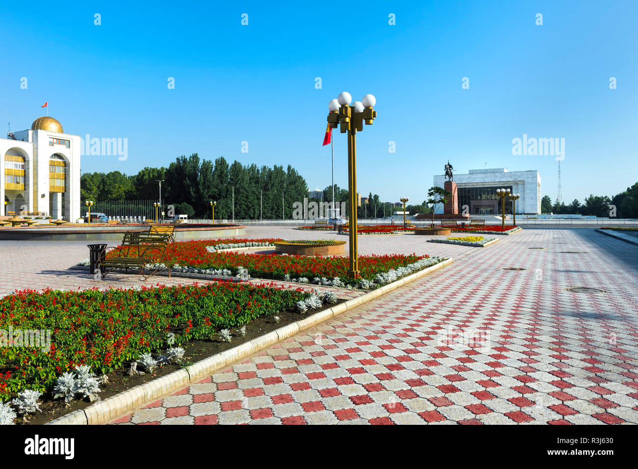 Ala-Too square e il museo storico statale ex museo Lenin, Bishkek, Kirghizistan Foto Stock