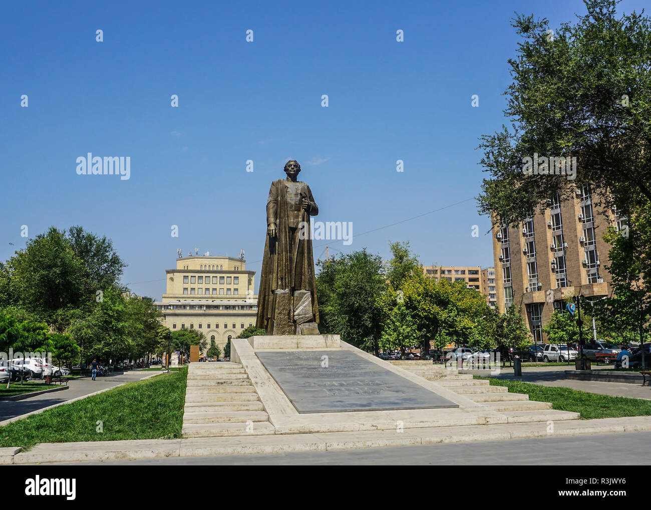 Yerevan Garegin Nzhdeh Park con una vista pittoresca della statua Foto Stock