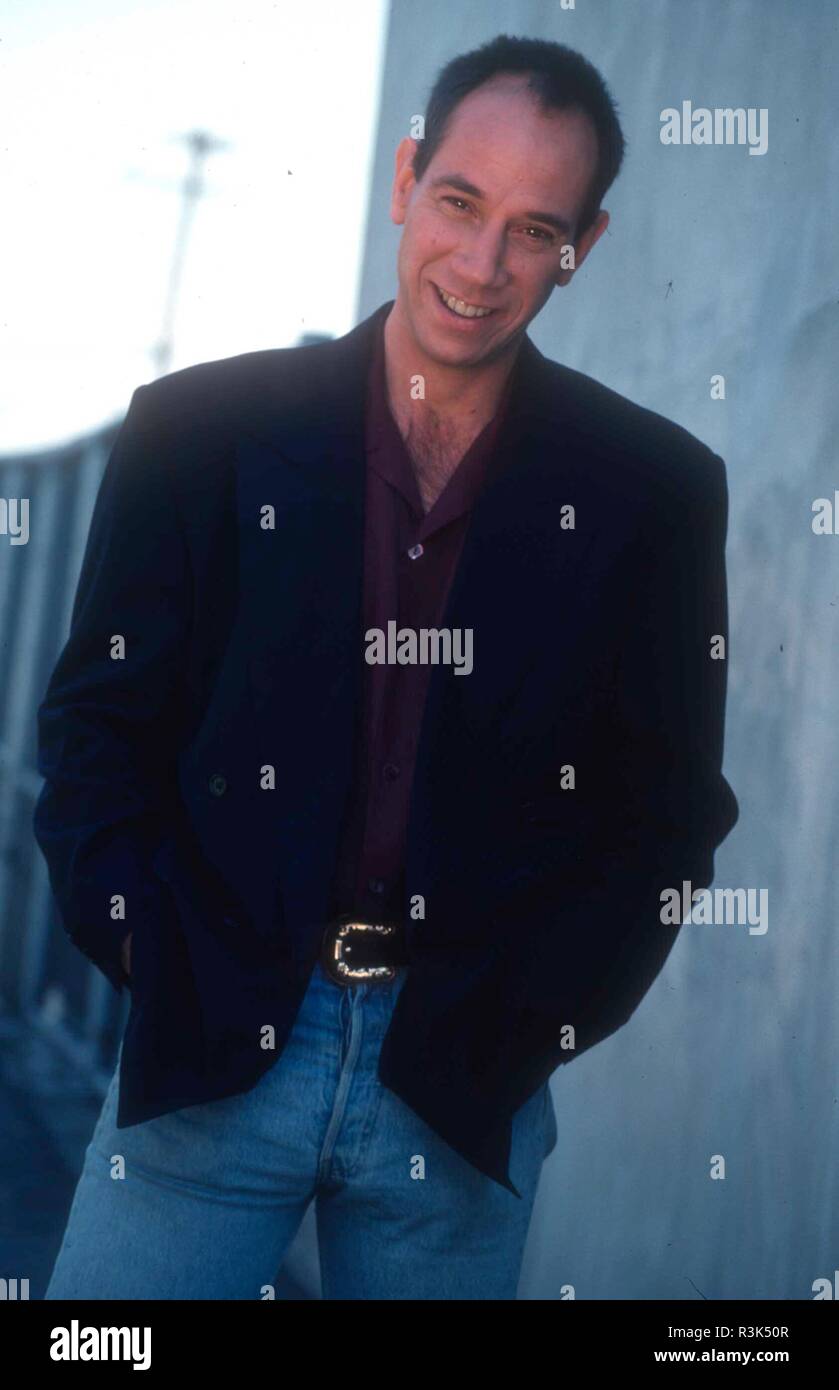 LOS ANGELES, CA - 13 febbraio: (esclusiva) attore Miguel Ferrer pone a un esclusivo servizio fotografico su Febbraio 13, 1993 a Los Angeles, California. Foto di Barry re/Alamy Stock Photo Foto Stock