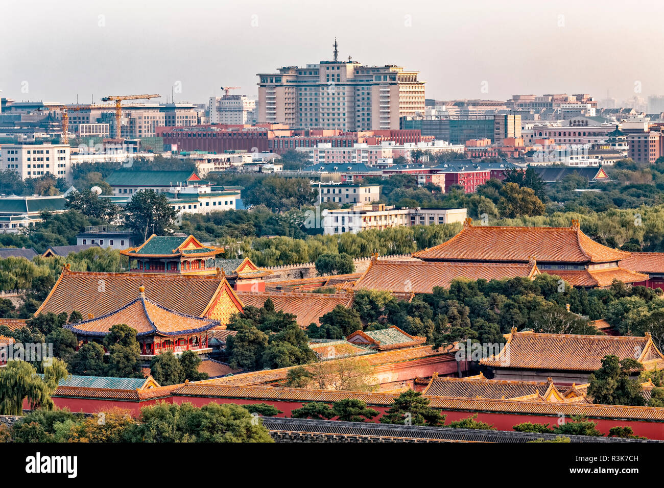 Vista in elevazione della Città Proibita, dal Parco Jingshan, Pechino, Cina Foto Stock