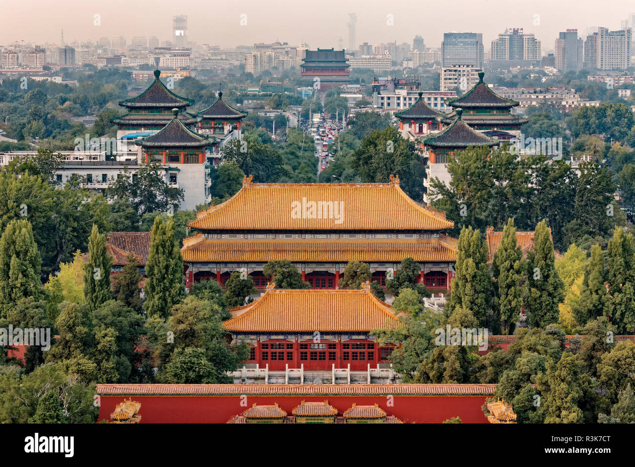 Vista in elevazione della Città Proibita, dal Parco Jingshan, Pechino, Cina Foto Stock