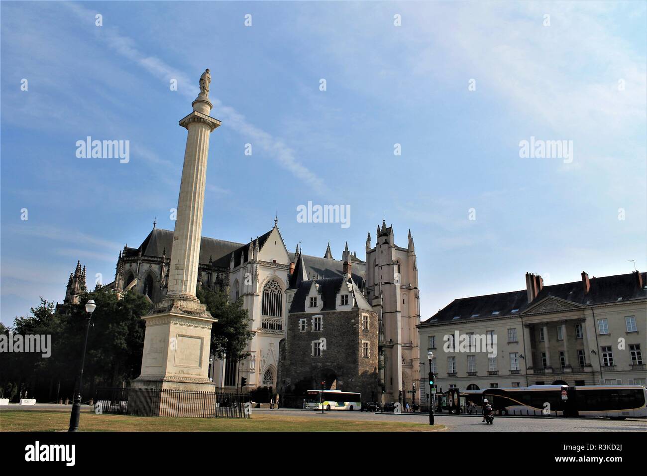 Saint Pierre e Saint Paul cattedrale di Nantes e di Marechal Foch square, Loire Atlantique, regione Pays de la Loire, Francia Foto Stock