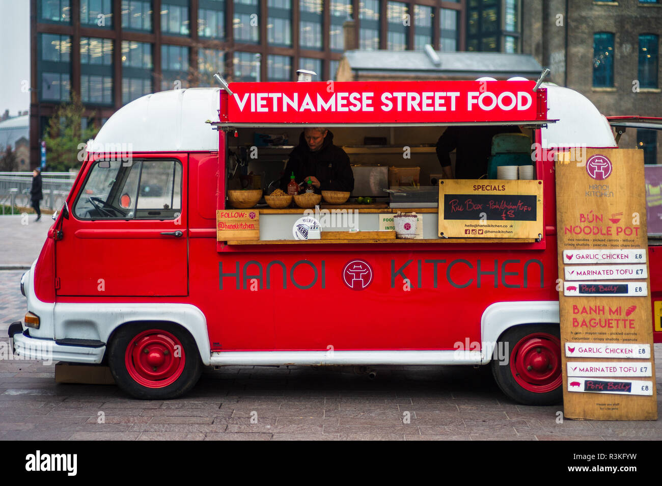 London Street Food - Hanoi cucina vietnamita cibo di strada Van in un cibo di strada nel mercato della Londra Kings Cross Area Foto Stock