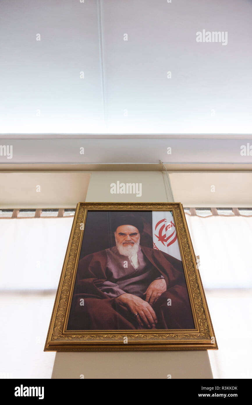 Iran, Teheran, Museo Nazionale dell'Iran, ritratto dell ex leader religiosi, l Ayatollah Khomeini Foto Stock