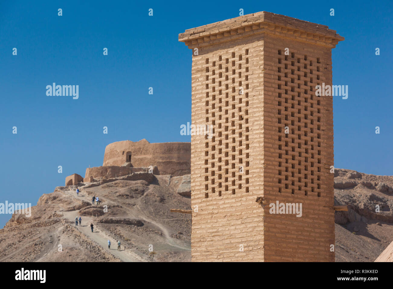 Centrale di Iran, Yazd, torri zoroastriana di silenzio complesso sepolcrale, esterna Foto Stock