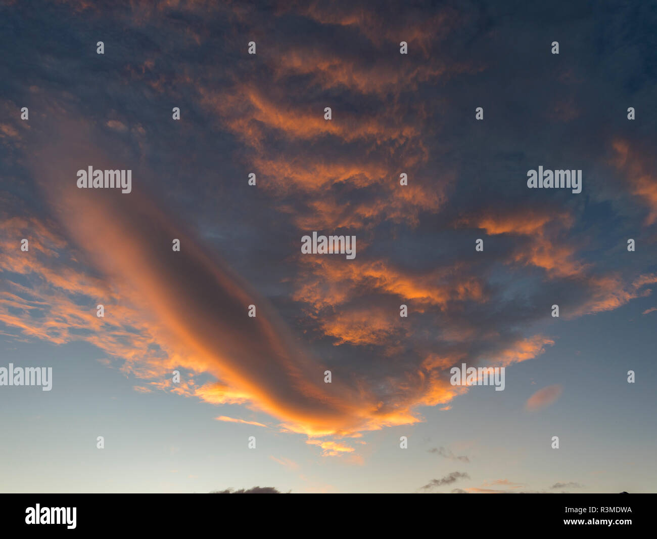 Tramonto a bocca di Stromness Bay sull Isola Georgia del Sud Foto Stock