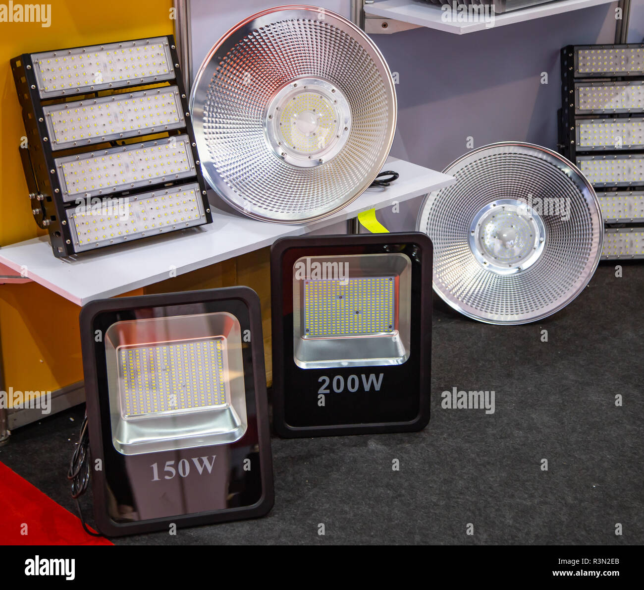 LED lampadina del proiettore e lampada luce spot Foto Stock