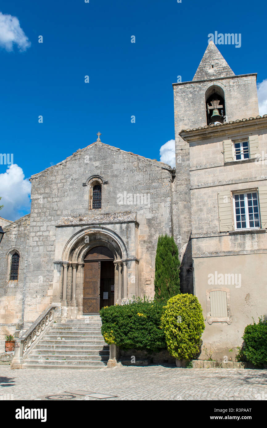 Chiesa esterno, Les Baux de Provence, Provenza, Francia Foto Stock