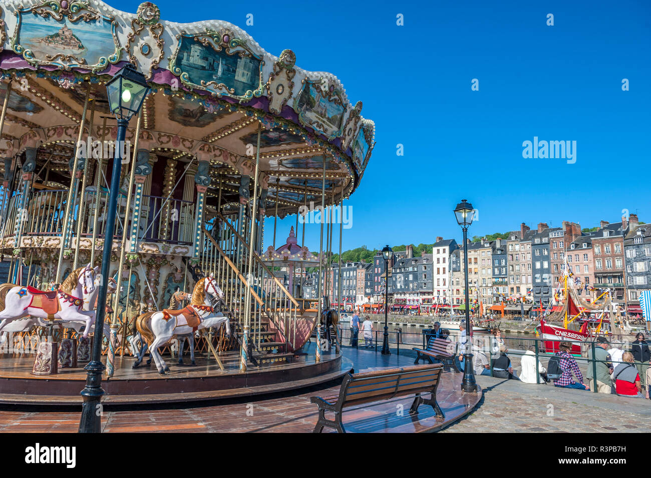 Giostra a Avant Port, Honfleur, Normandia, Francia Foto Stock