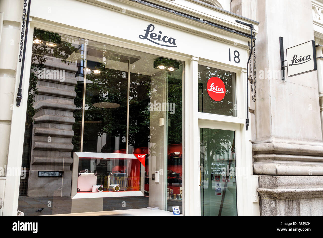 City of London England,UK Financial center centre,Leica,camera shop,azienda tedesca,shopping shopper shopping shopper negozi mercati di mercato marketpla Foto Stock