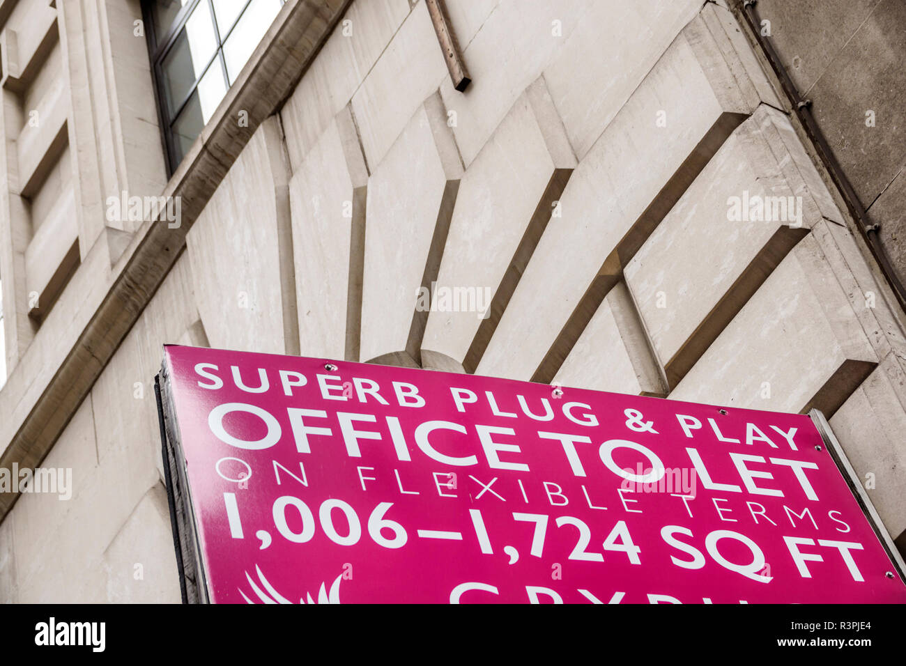 City of London England,UK Financial Center,Leadenhall Street,Office building,exterior,sign,to let,rental,Square feet,UK GB English Europe, Foto Stock