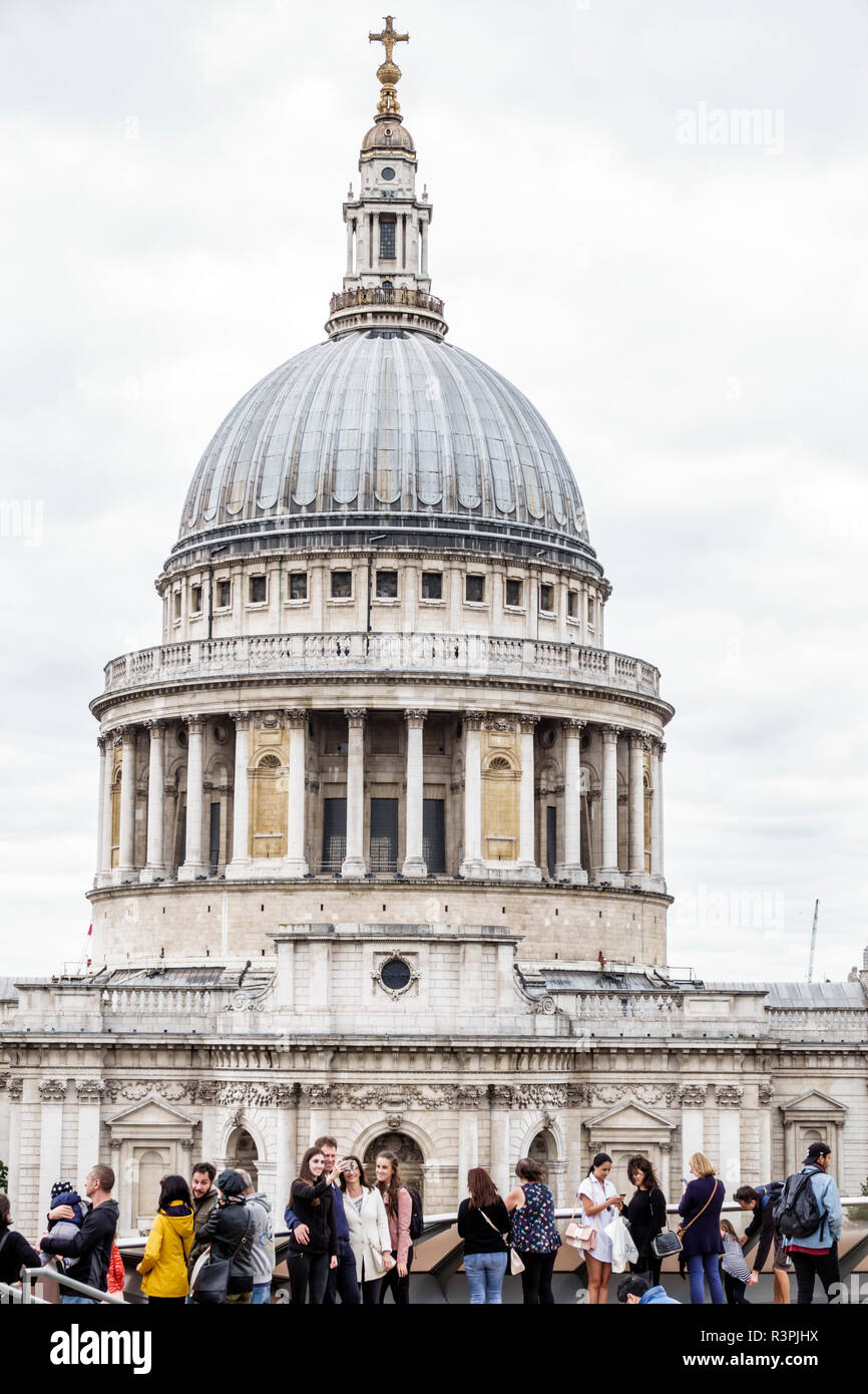 City of London England,UK Ludgate Hill,St Paul's Cathedral,Mother Church,Anglican,Religion,Historic,Grade i listed,dome,architettura in stile barocco inglese Foto Stock