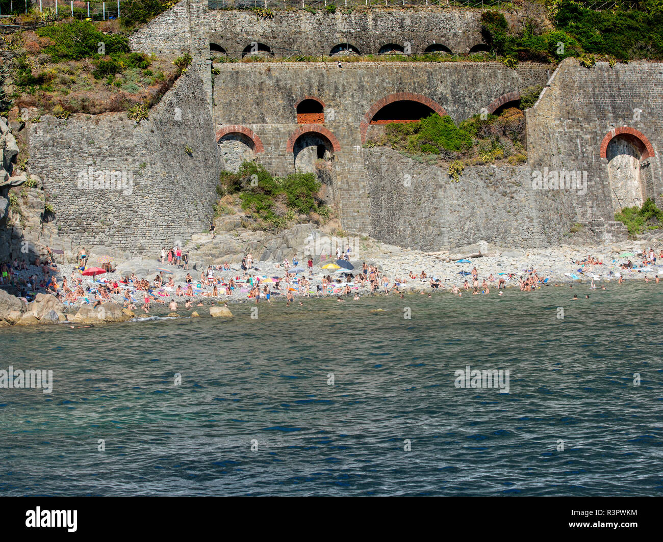 Piccole spiagge di Riomaggiore Foto Stock