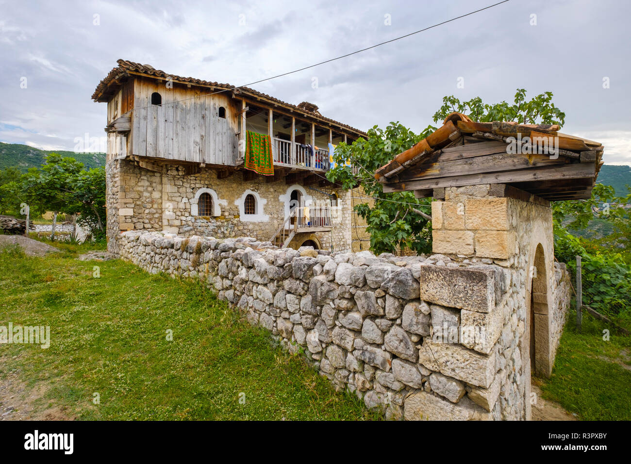 Albania, Diber County, Klos, Mat Valley, tradizionale agriturismo Foto Stock