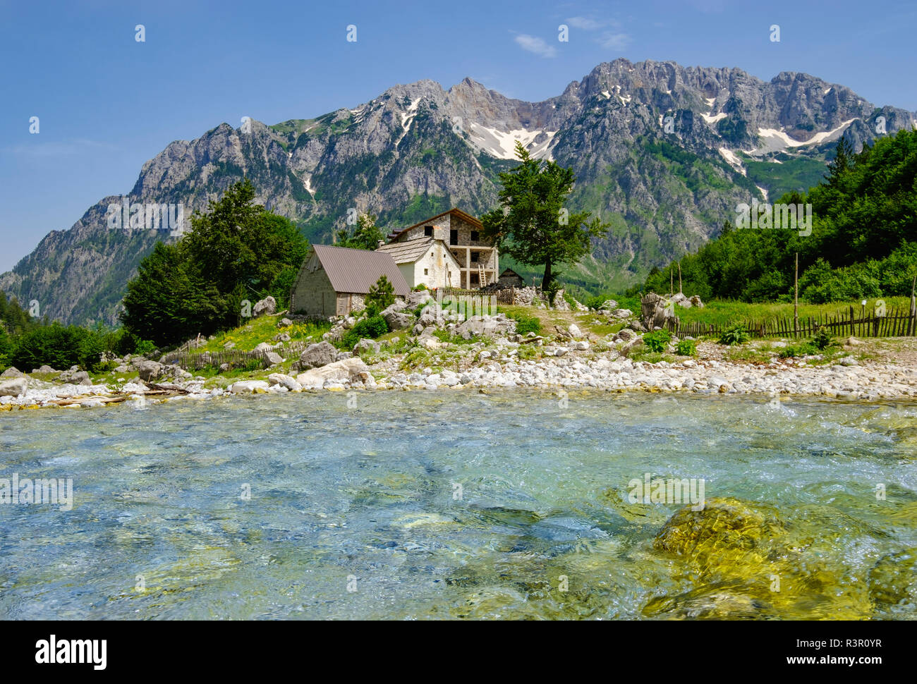 Albania, Kukes County, Alpi Albanesi, Valbona, il Parco Nazionale del fiume Kukaj, liquidazione Kukaj Foto Stock