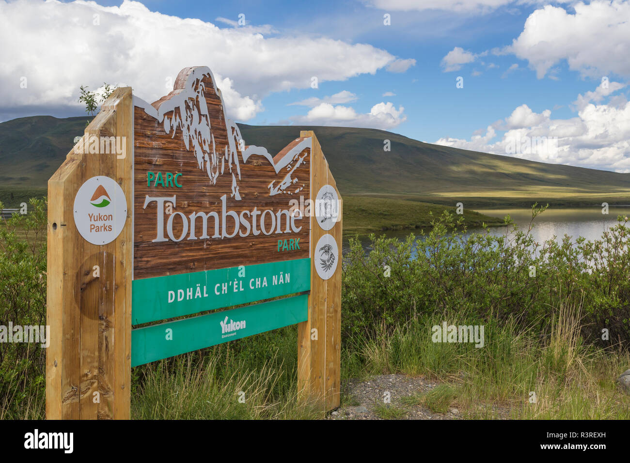 Canada, Yukon, Lapide parco territoriale. Parco segno di confine. Foto Stock