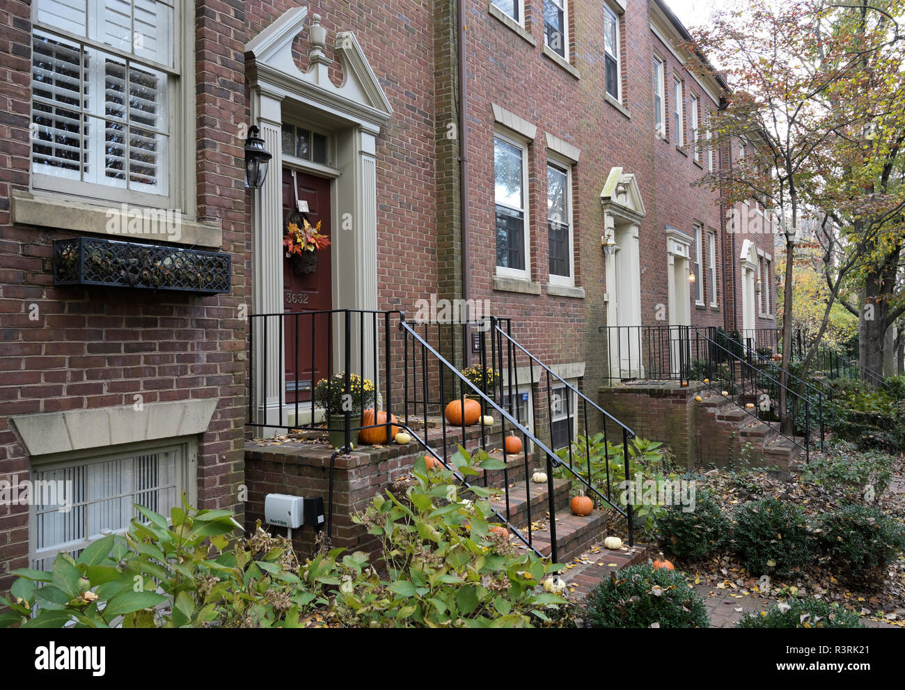 Quartiere di Georgetown street Washington DC in stile coloniale case Foto Stock