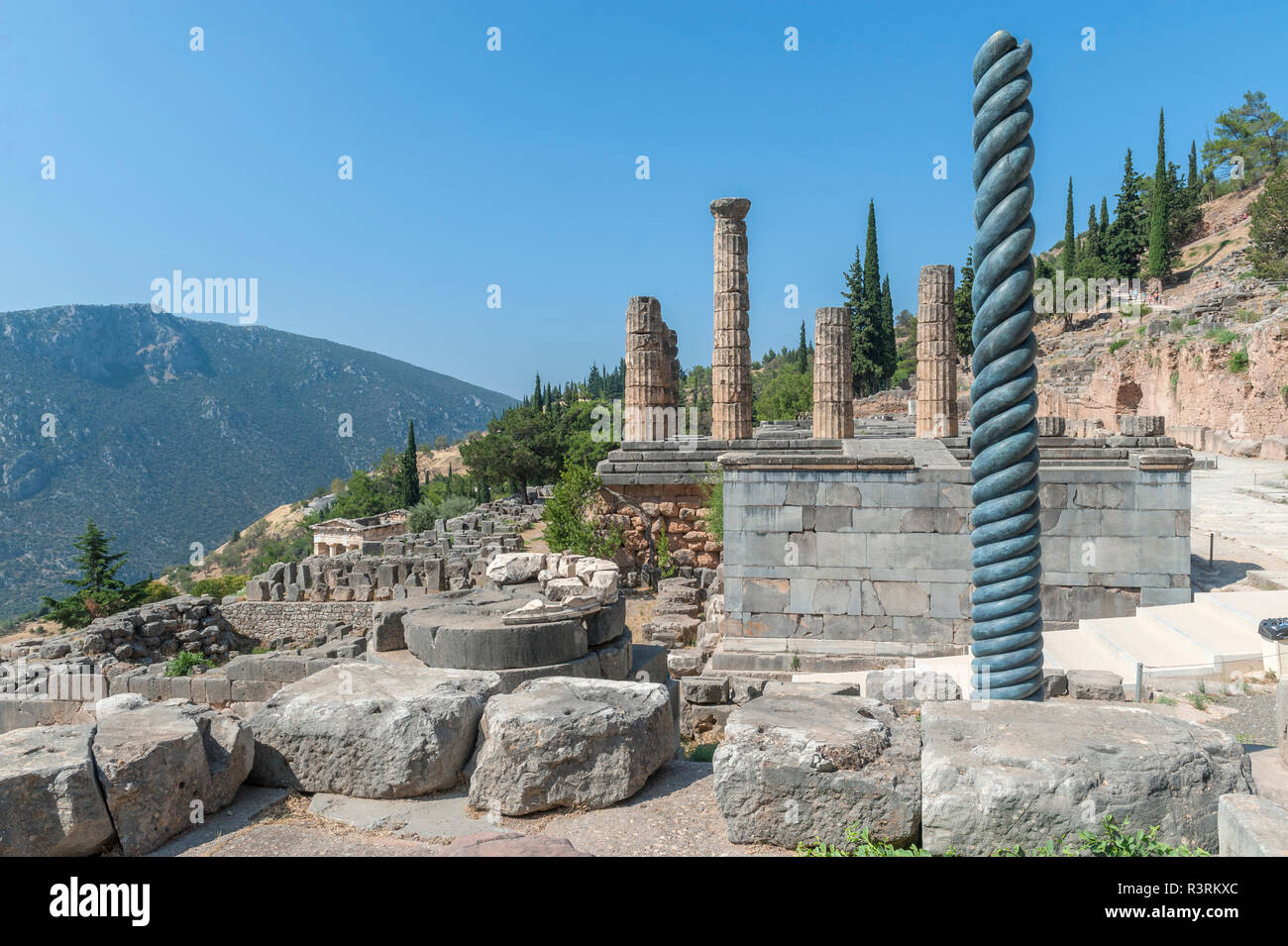 Tempio di Apollo e treppiede della Plataeans, Delphi, Grecia Foto Stock