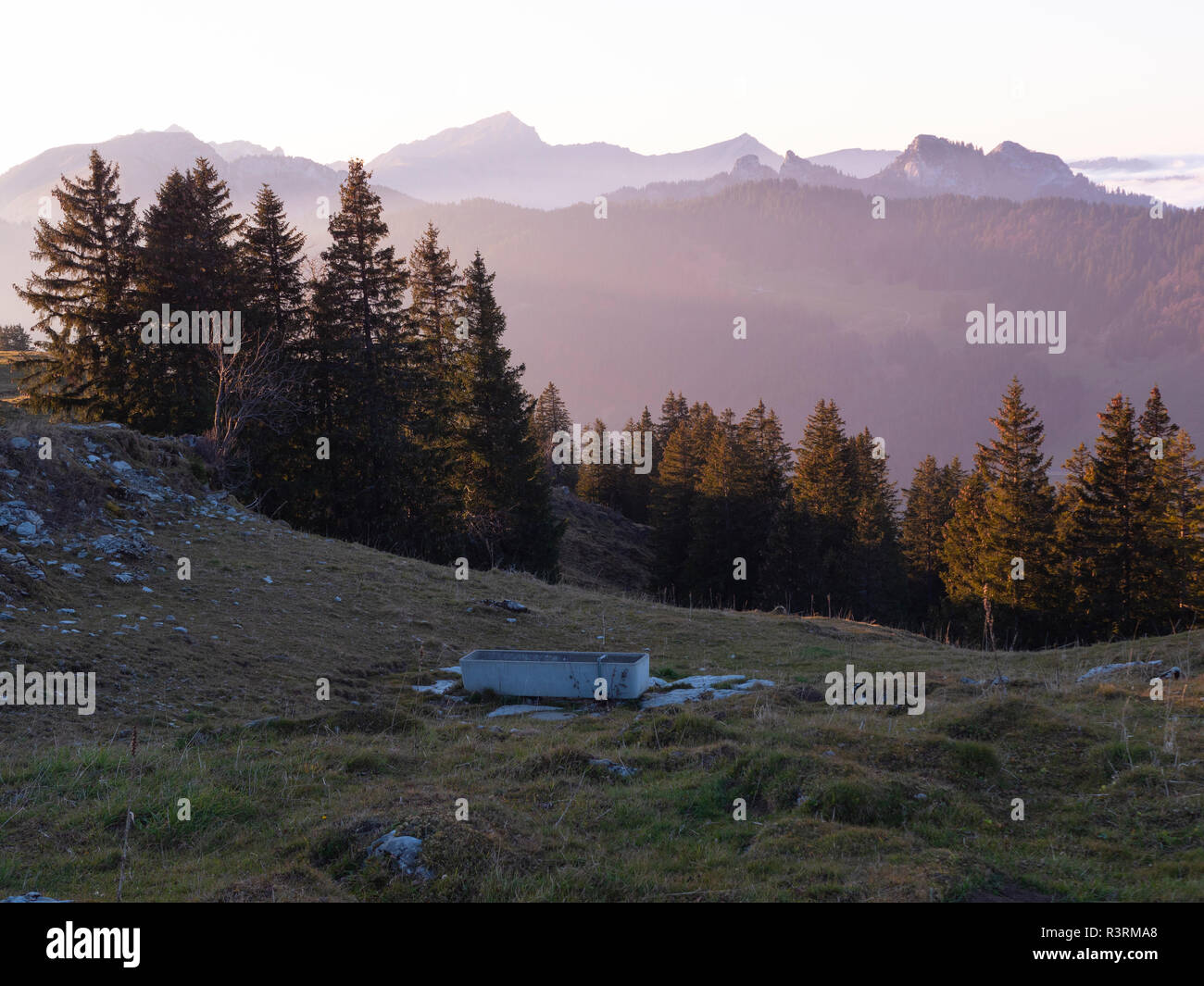 Un tramonto nelle alpi svizzere Foto Stock