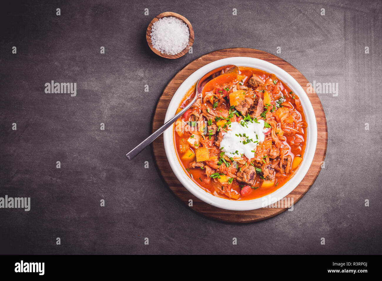 Spezzatino di manzo con peperoni e crauti gulasch di arte Foto Stock