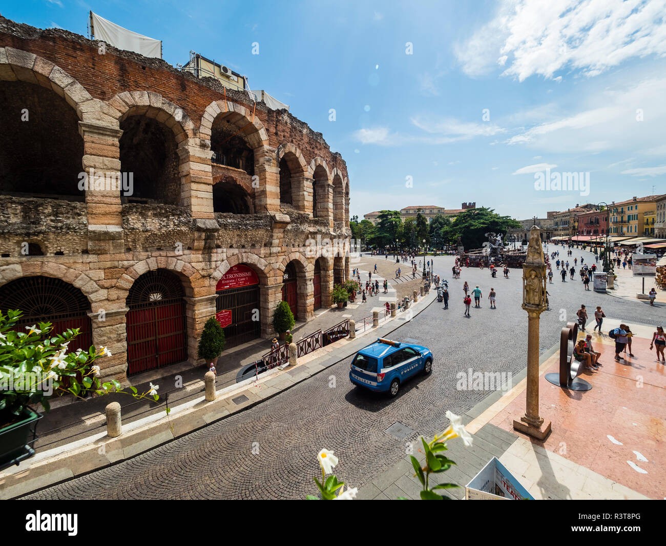 L'Italia, Verona, Arena di Verona e Piazza Bra Foto Stock