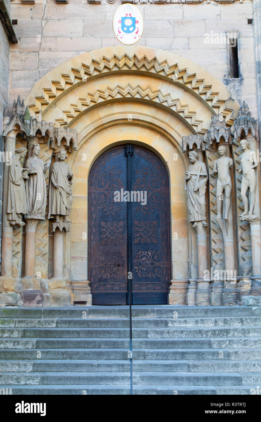 Porta del Kaiserdom (cattedrale imperiale), Bamberg (Patrimonio Mondiale dell'UNESCO), Baviera, Germania Foto Stock