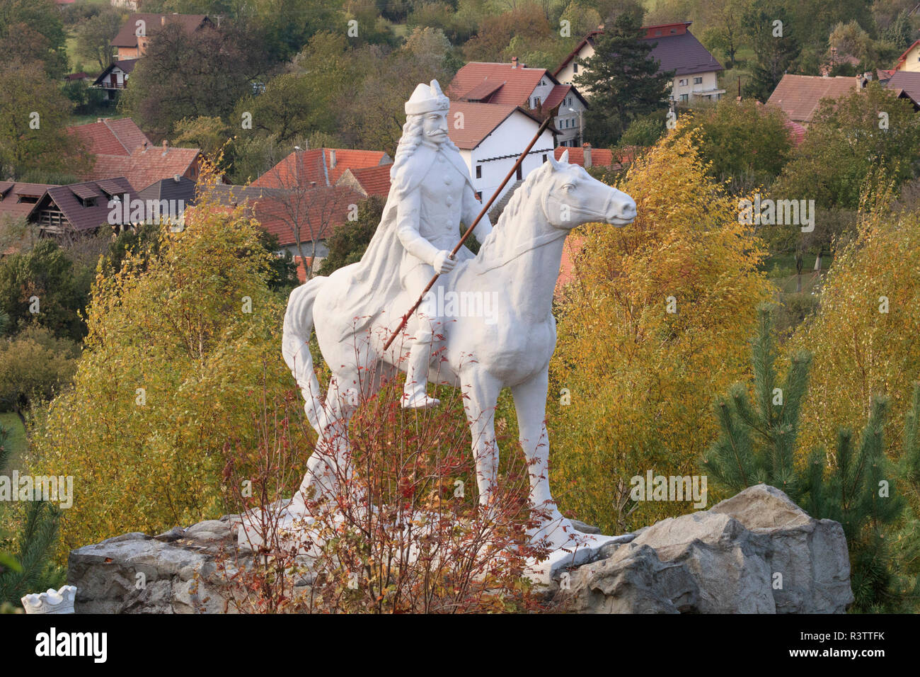 Bran, Romania. Statua di Vlad III ("l'impalatore') modello di Dracula Foto Stock