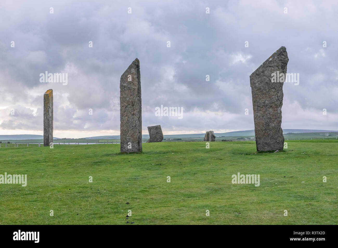Regno Unito, Scozia, Orkney Island. Le pietre di Stenness, un sito cerimoniale risalente al neolitico Età stimata sono state erette circa 3100 BC Foto Stock