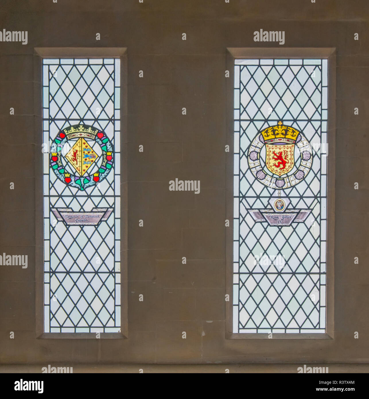 Regno Unito, Scozia, Stirling. Il vetro macchiato nel Castello di Stirling Great Hall, costruito dal re Stewart, James IV, James V e Giacomo VI nel XVI secolo Foto Stock