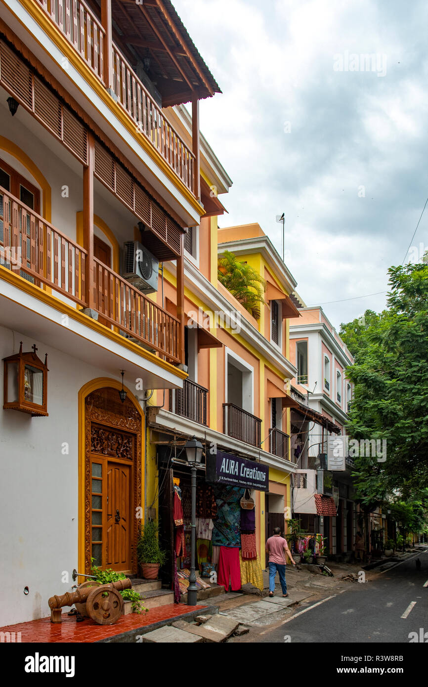Edifici Coloniali, quartiere francese, Pondicherry, Tamil Nadu, India Foto Stock