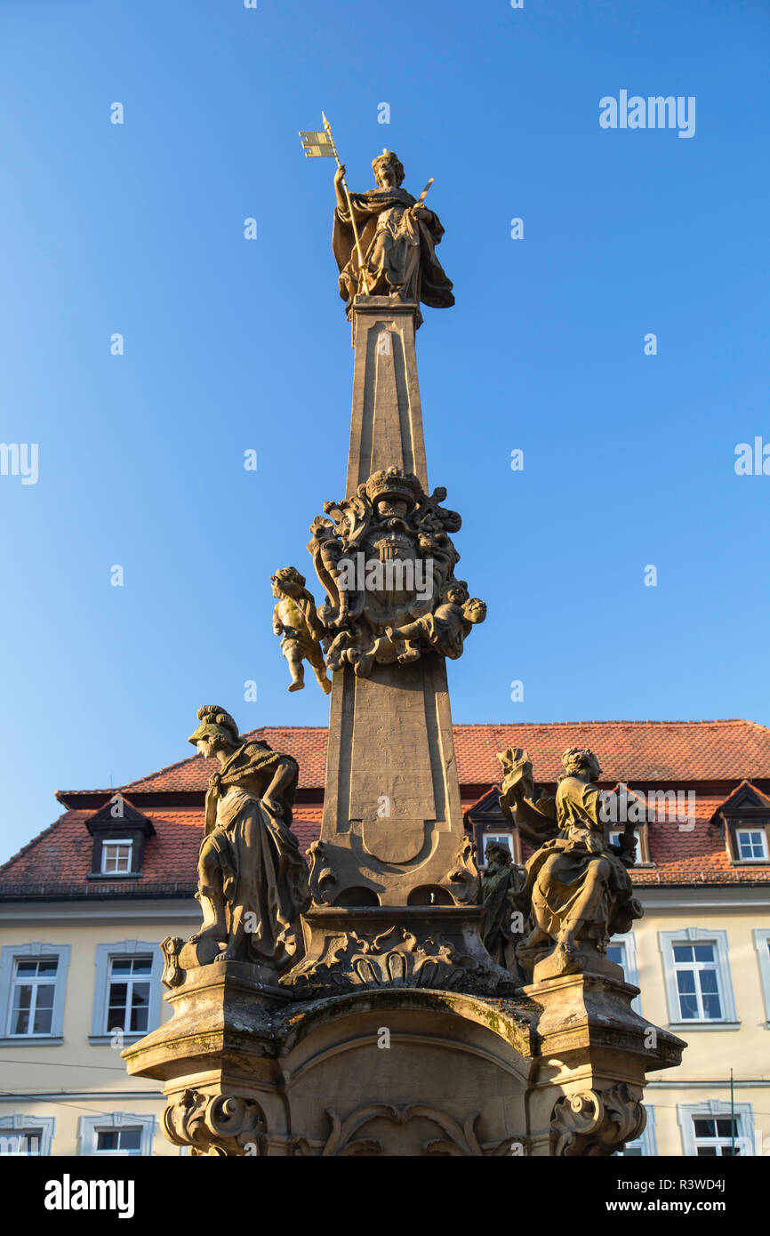 Quattro tubi Fontana, Wurzburg, Baviera, Germania Foto Stock